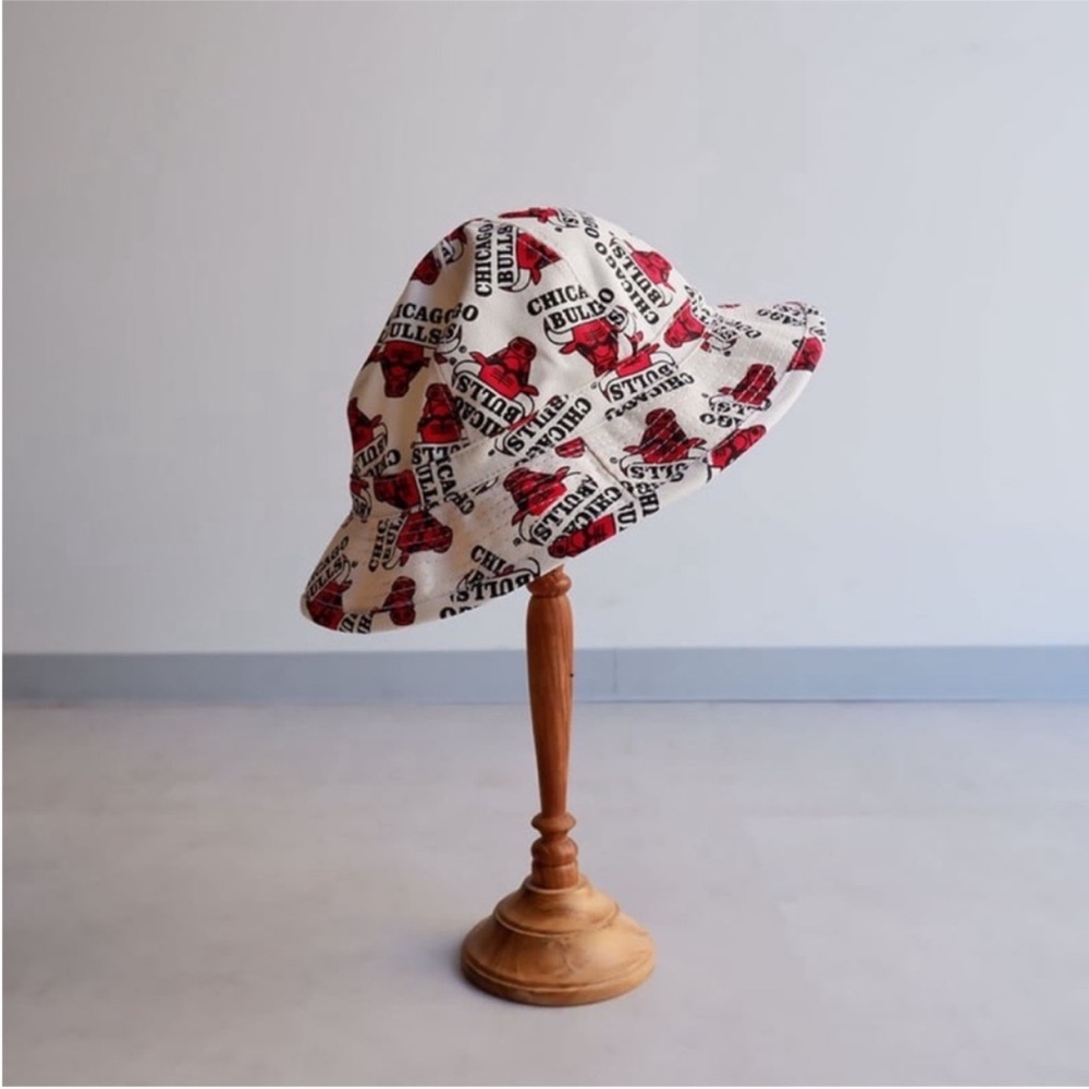 VINTAGE CHICAGO BULLS Canvas Bucket Hat Cream/ Red/Black MADE IN USA